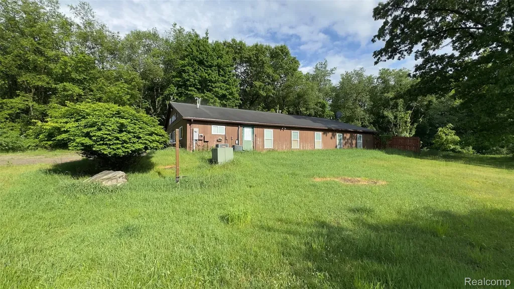2608 E Sutton Road Metamora Township MI 48455