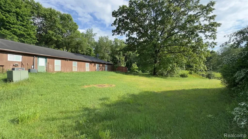 2608 E Sutton Road Metamora Township MI 48455