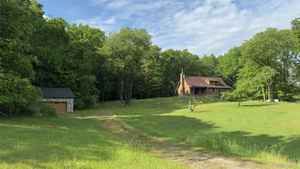 2608 E Sutton Road Metamora Township MI 48455