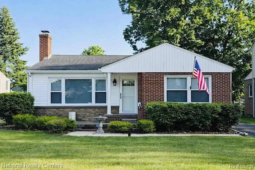 2639 Woodbine Drive Waterford Charter Township MI 48328