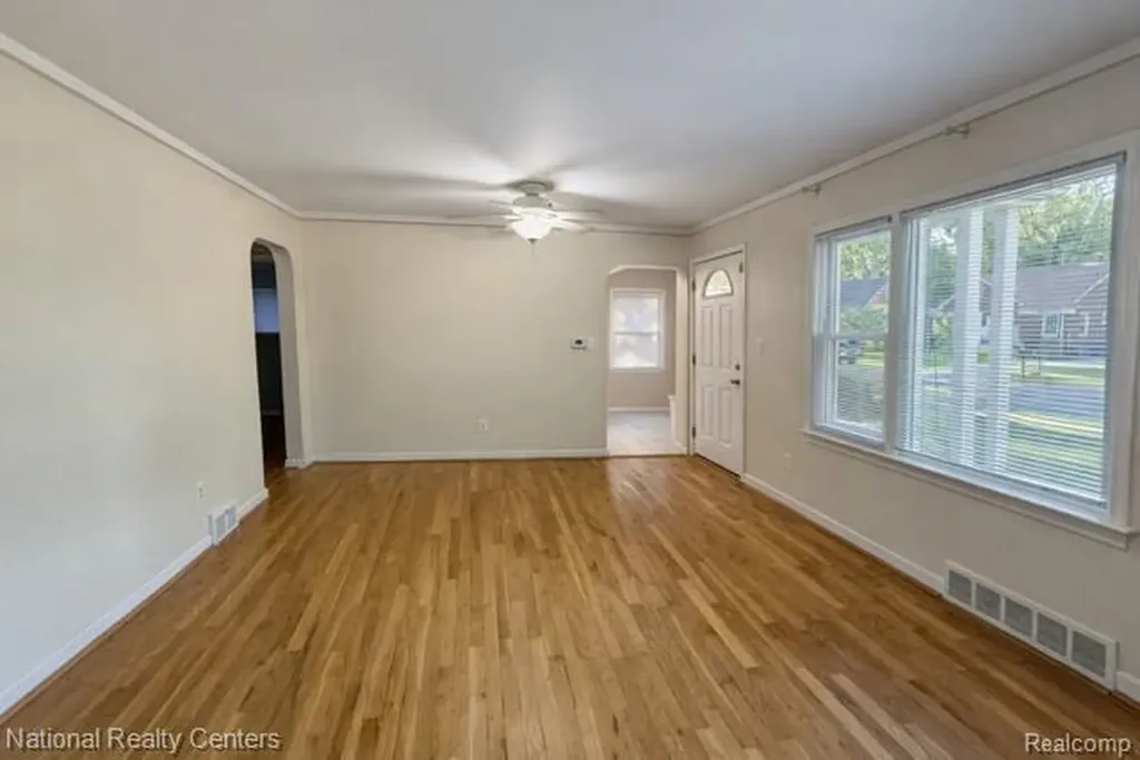 2639 Woodbine Drive Waterford Charter Township MI 48328