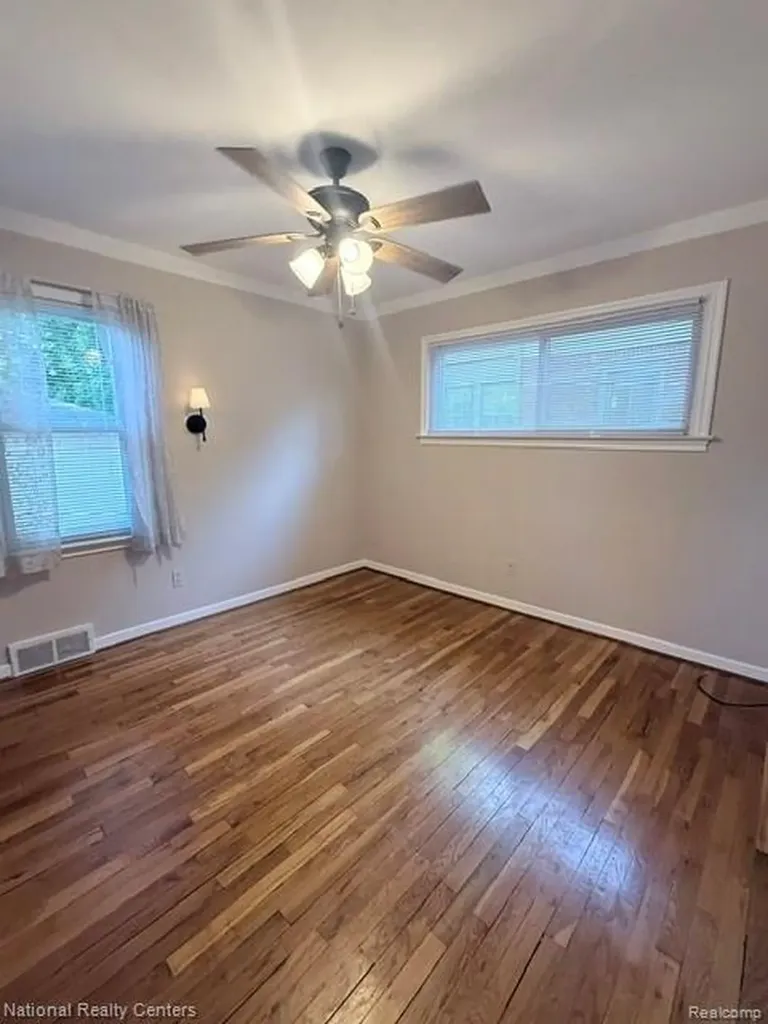 2639 Woodbine Drive Waterford Charter Township MI 48328