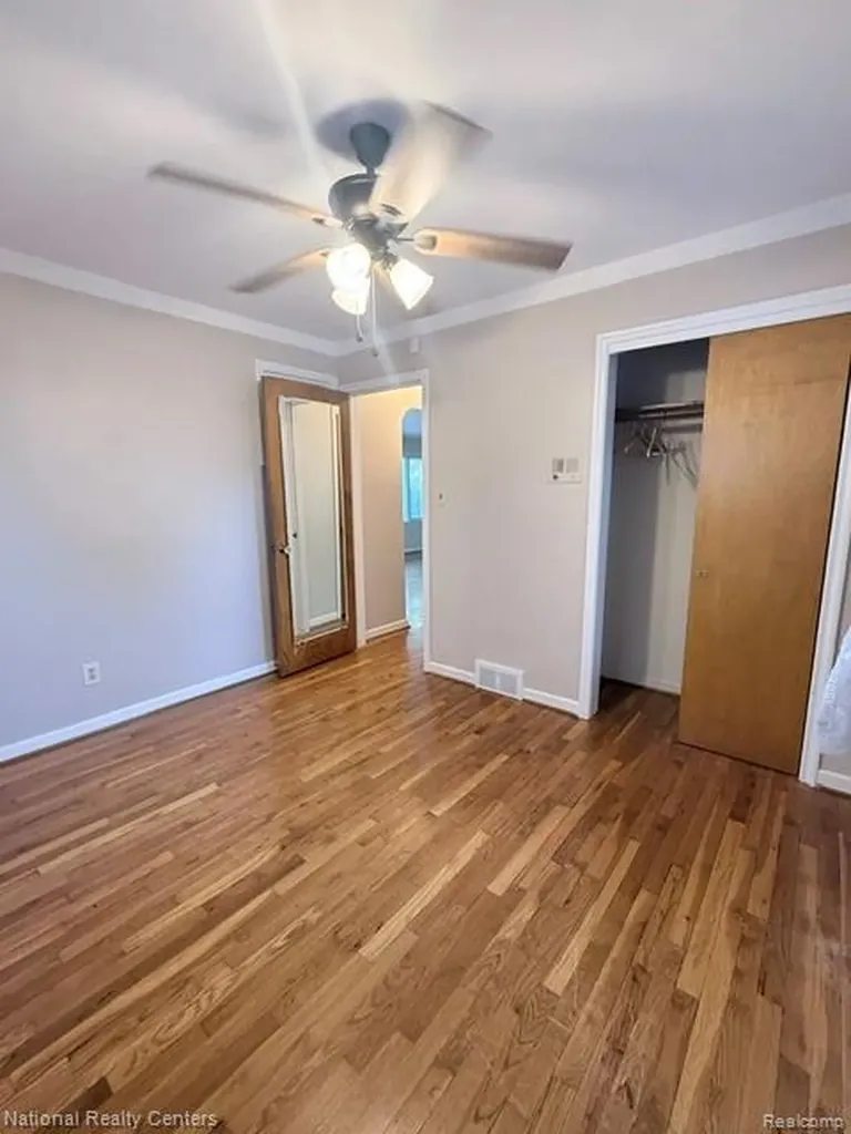 2639 Woodbine Drive Waterford Charter Township MI 48328