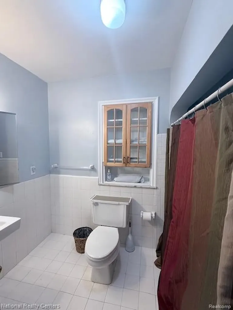 2639 Woodbine Drive Waterford Charter Township MI 48328
