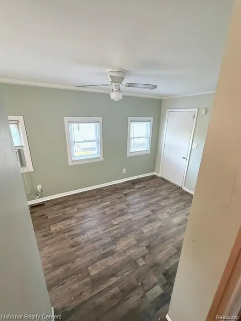 2639 Woodbine Drive Waterford Charter Township MI 48328
