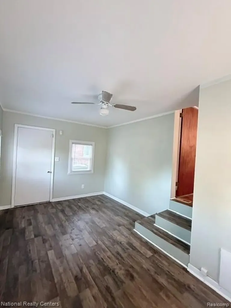 2639 Woodbine Drive Waterford Charter Township MI 48328