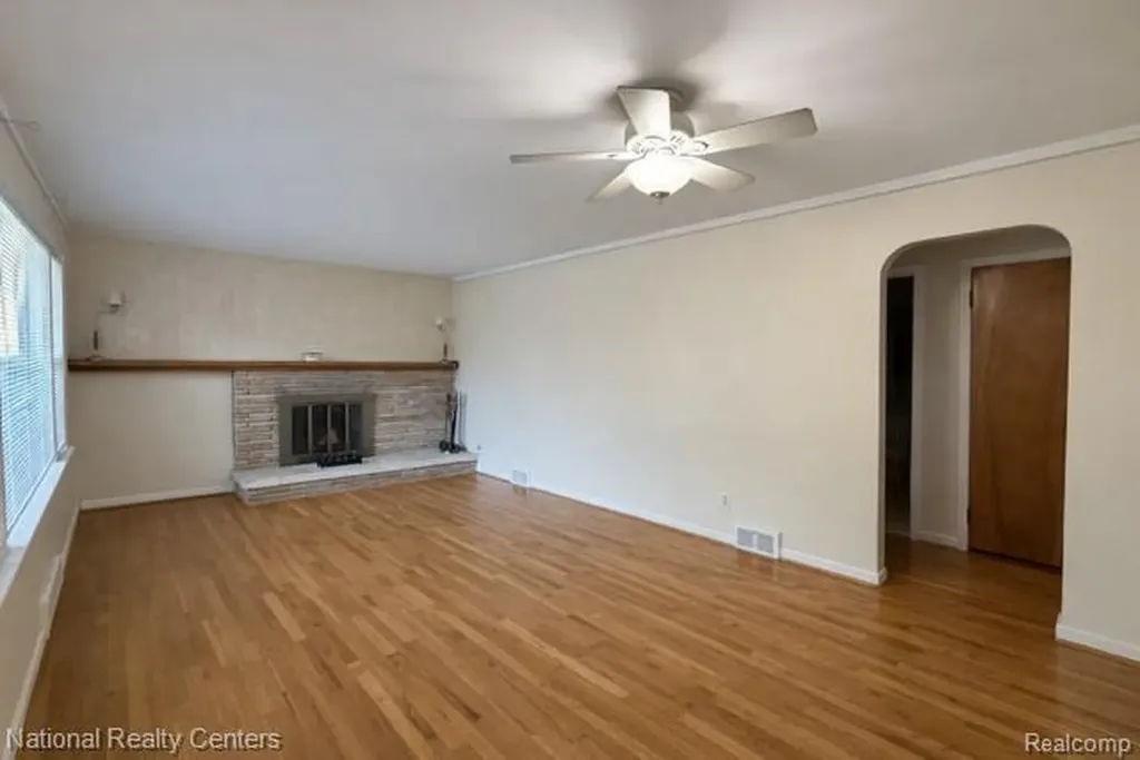 2639 Woodbine Drive Waterford Charter Township MI 48328