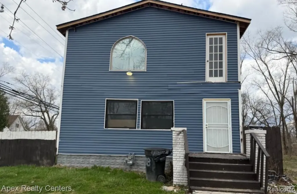 6703 Grandville Avenue Detroit City MI 48228