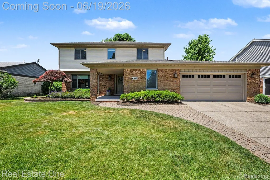 6317 Atkins Drive Troy City MI 48085