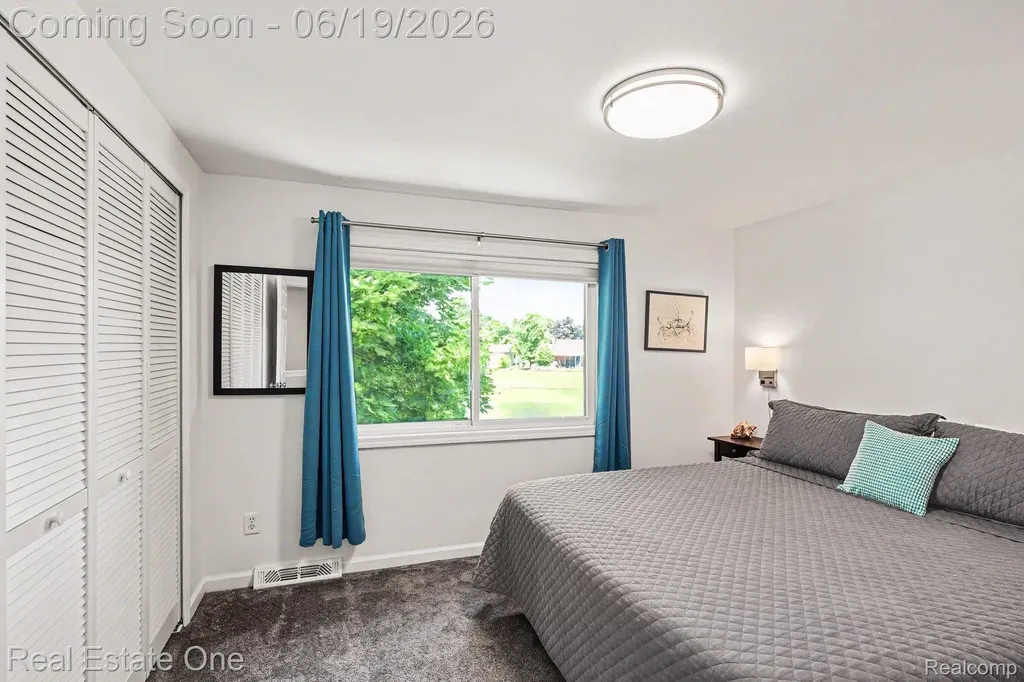 6317 Atkins Drive Troy City MI 48085