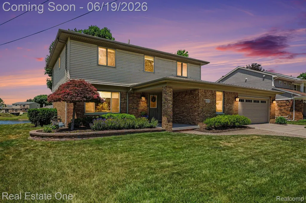 6317 Atkins Drive Troy City MI 48085