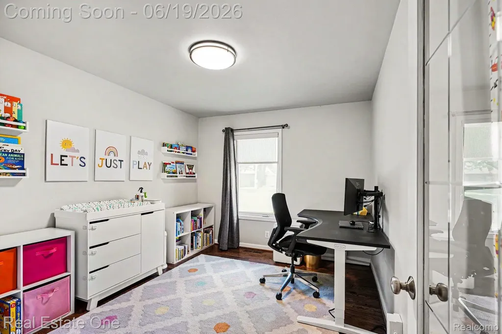 6317 Atkins Drive Troy City MI 48085