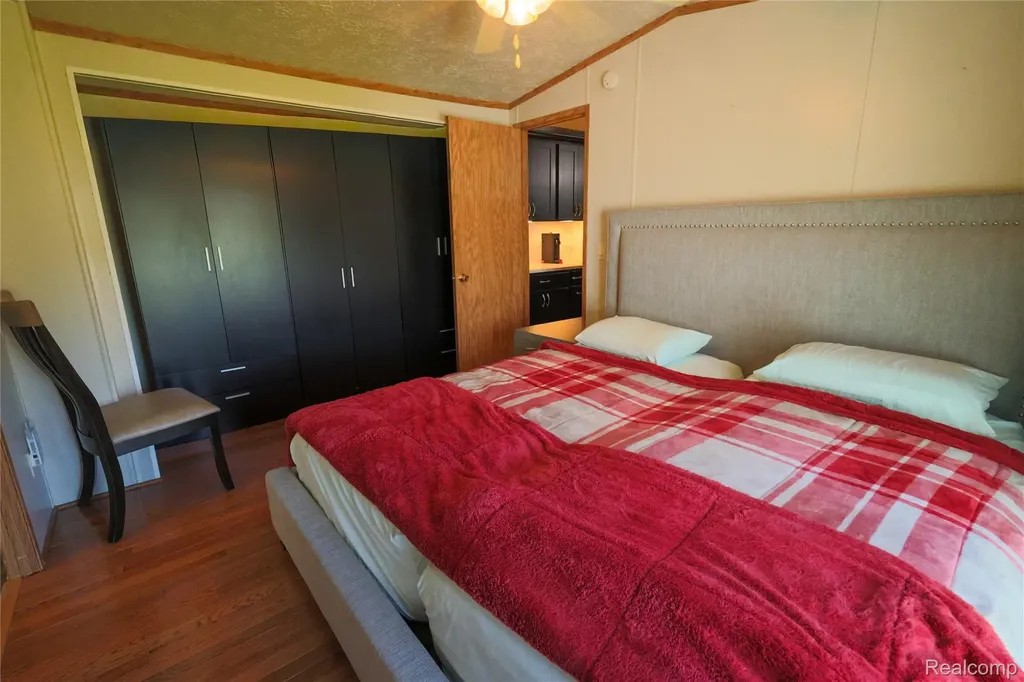 23 Highland Terrace White Lake Charter Township MI 48386