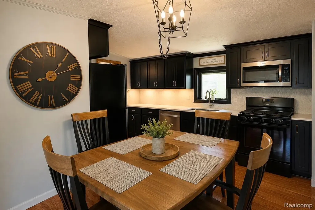 23 Highland Terrace White Lake Charter Township MI 48386