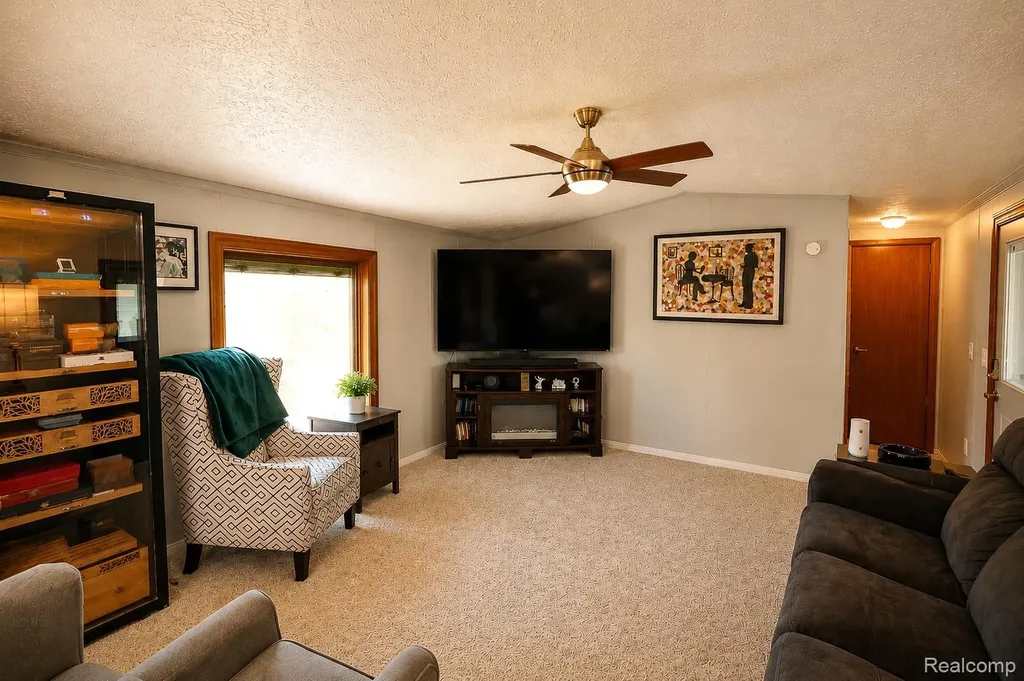 23 Highland Terrace White Lake Charter Township MI 48386