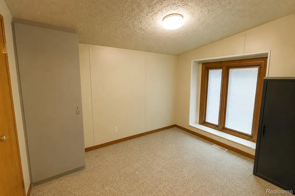 23 Highland Terrace White Lake Charter Township MI 48386