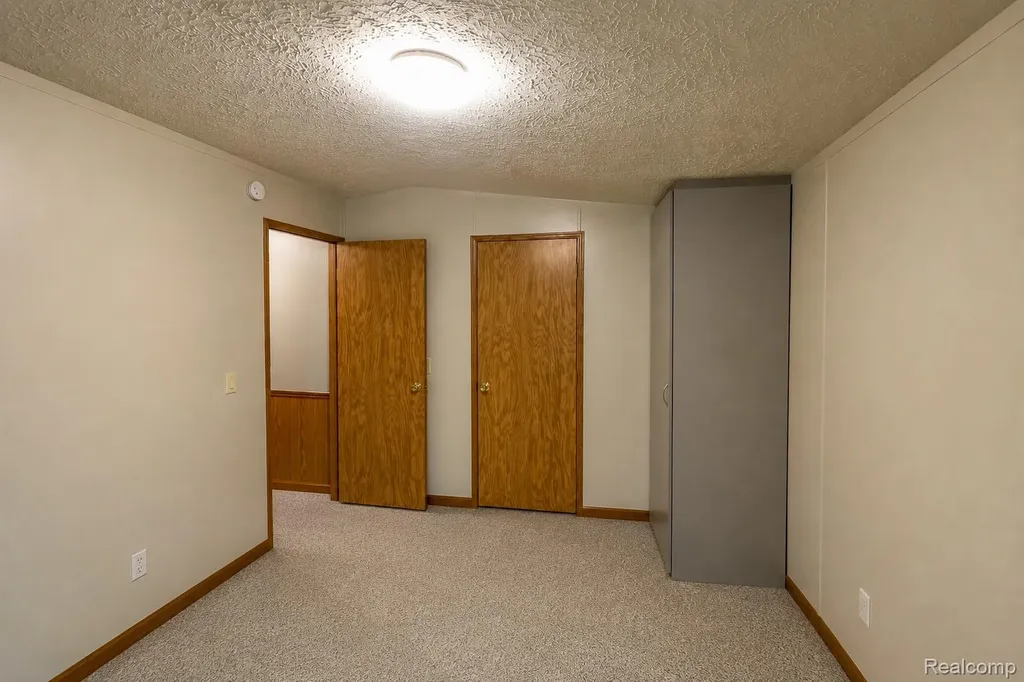 23 Highland Terrace White Lake Charter Township MI 48386