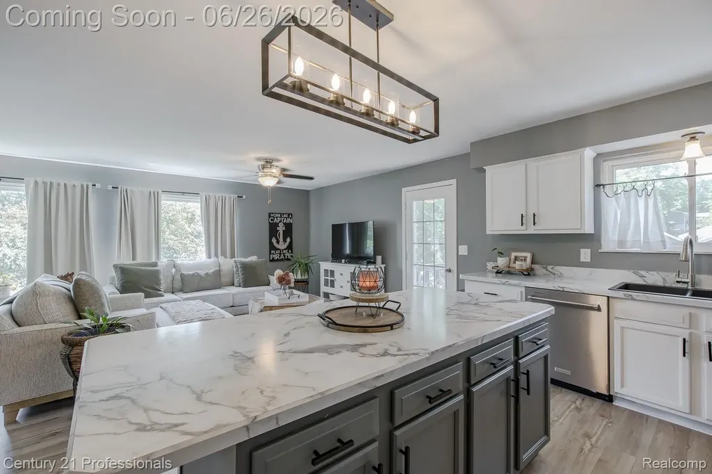 500 Neptune Drive Brandon Charter Township MI 48462