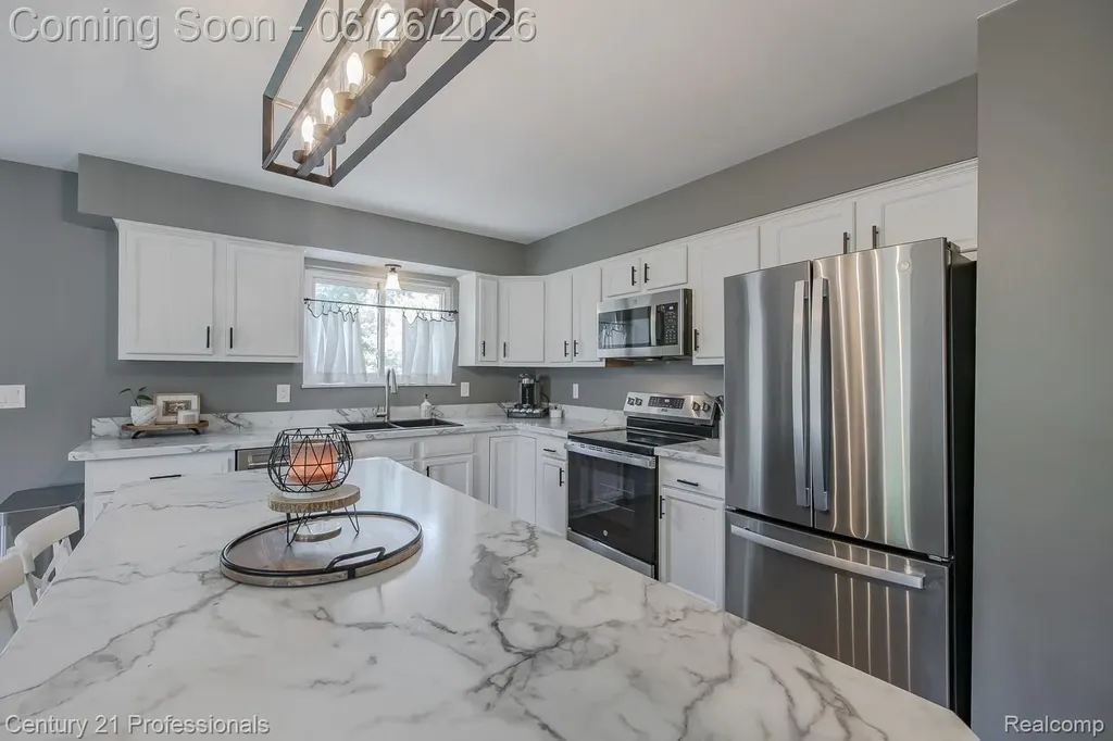 500 Neptune Drive Brandon Charter Township MI 48462