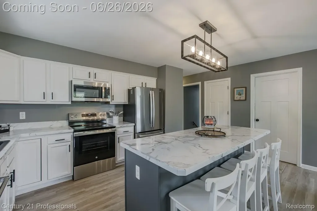 500 Neptune Drive Brandon Charter Township MI 48462