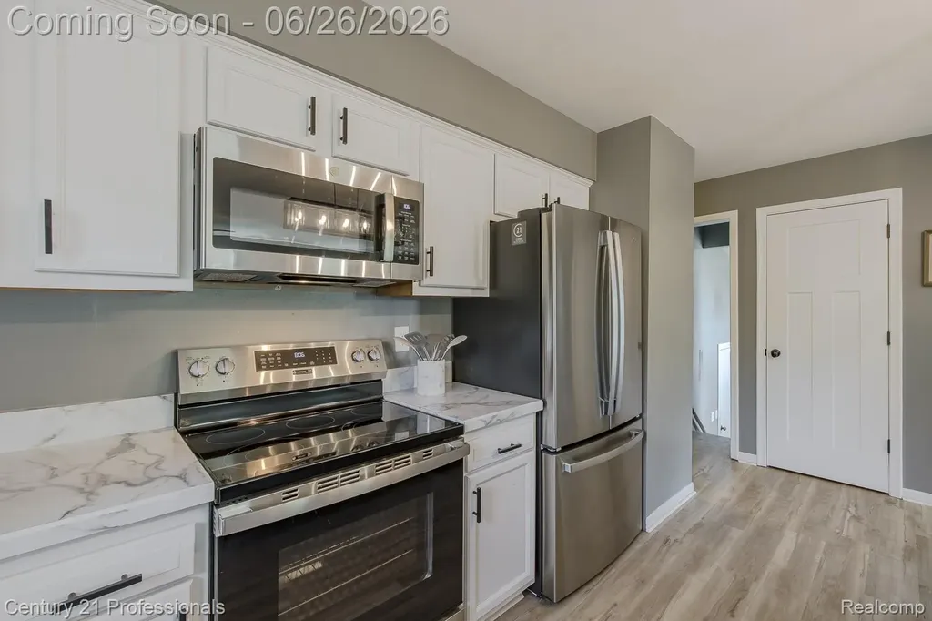 500 Neptune Drive Brandon Charter Township MI 48462