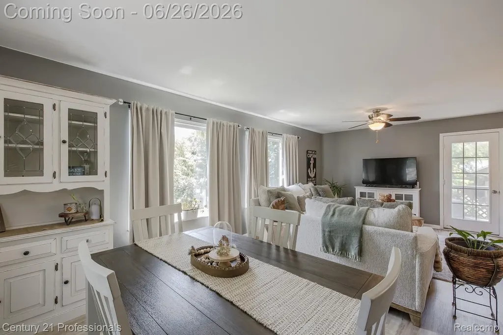500 Neptune Drive Brandon Charter Township MI 48462