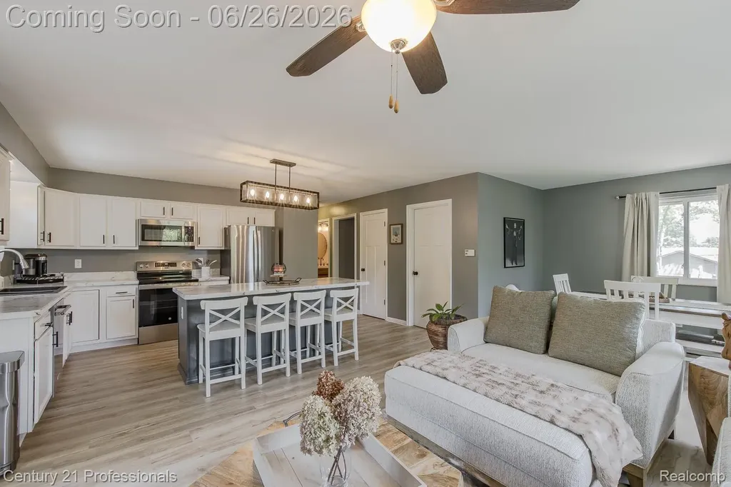 500 Neptune Drive Brandon Charter Township MI 48462