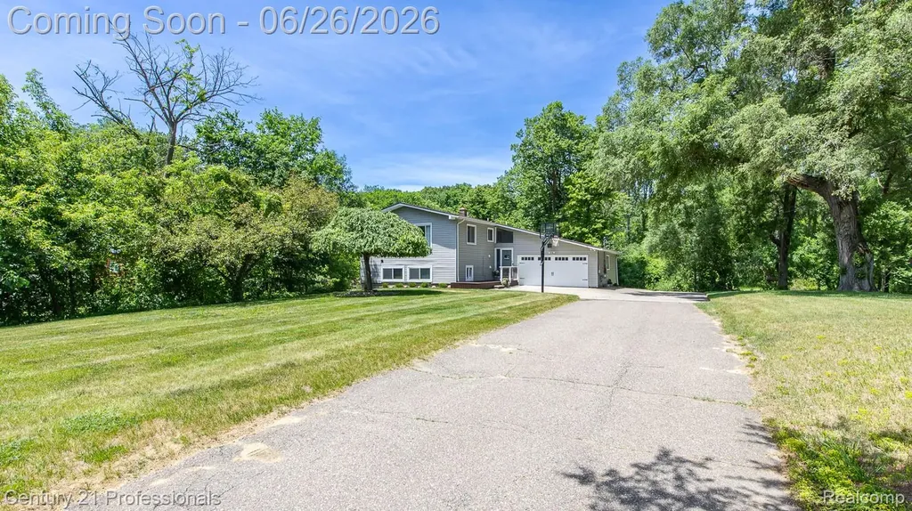 500 Neptune Drive Brandon Charter Township MI 48462