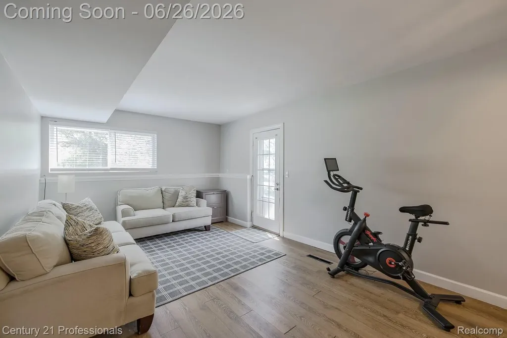 500 Neptune Drive Brandon Charter Township MI 48462