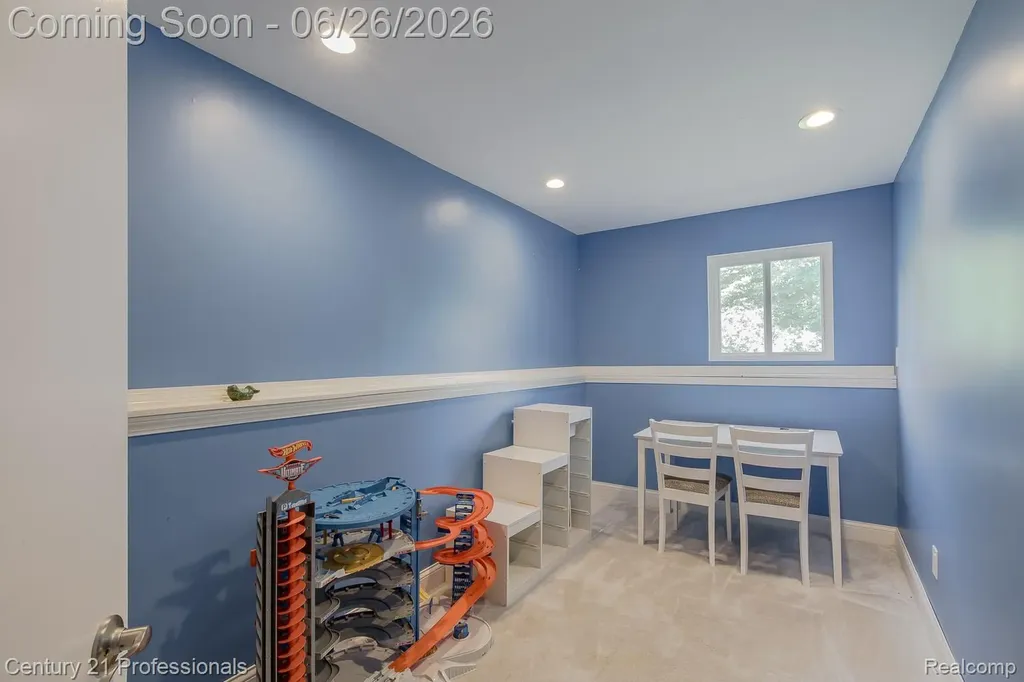 500 Neptune Drive Brandon Charter Township MI 48462