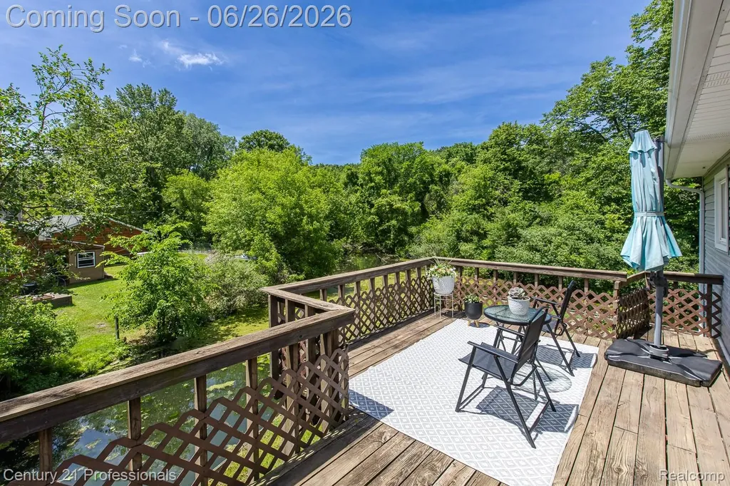500 Neptune Drive Brandon Charter Township MI 48462