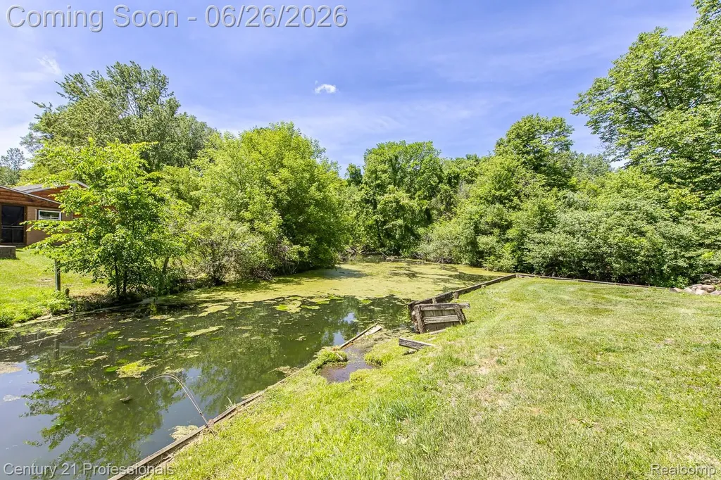 500 Neptune Drive Brandon Charter Township MI 48462