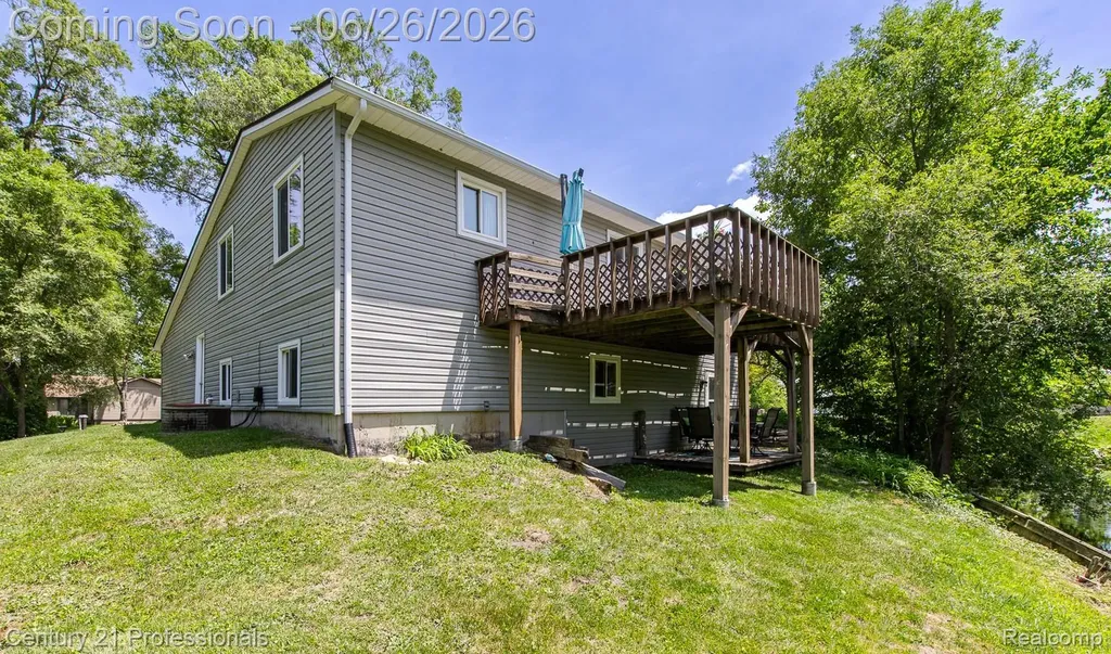 500 Neptune Drive Brandon Charter Township MI 48462