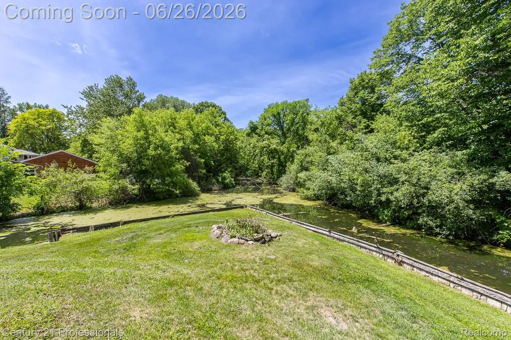 500 Neptune Drive Brandon Charter Township MI 48462