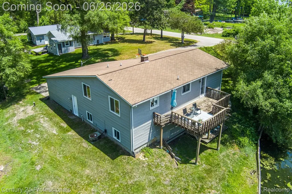 500 Neptune Drive Brandon Charter Township MI 48462