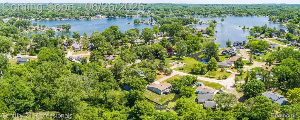500 Neptune Drive Brandon Charter Township MI 48462