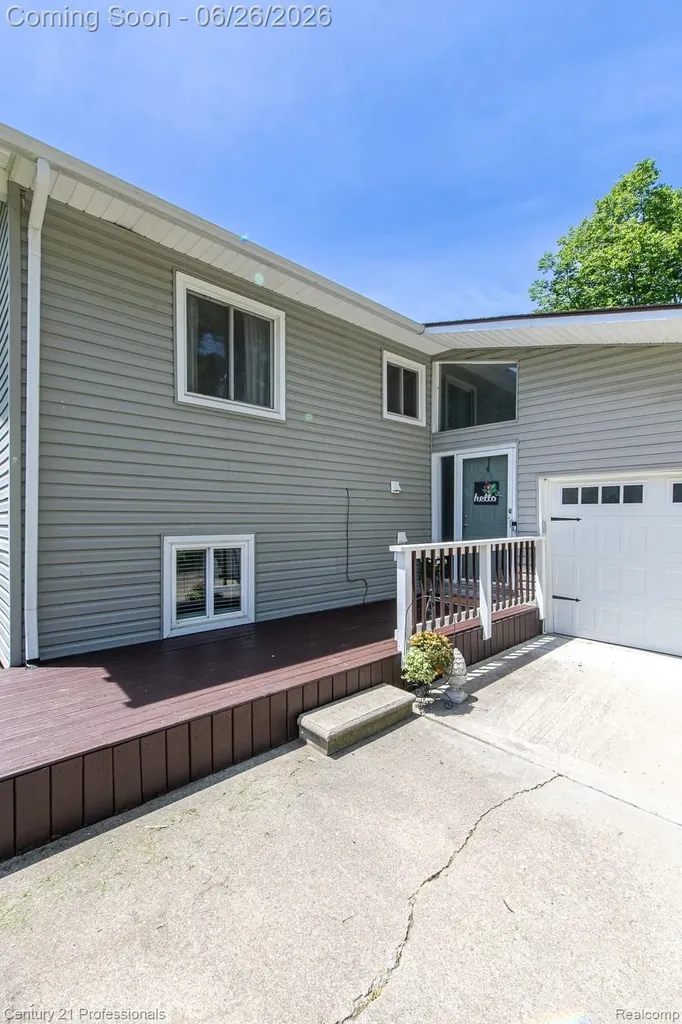 500 Neptune Drive Brandon Charter Township MI 48462