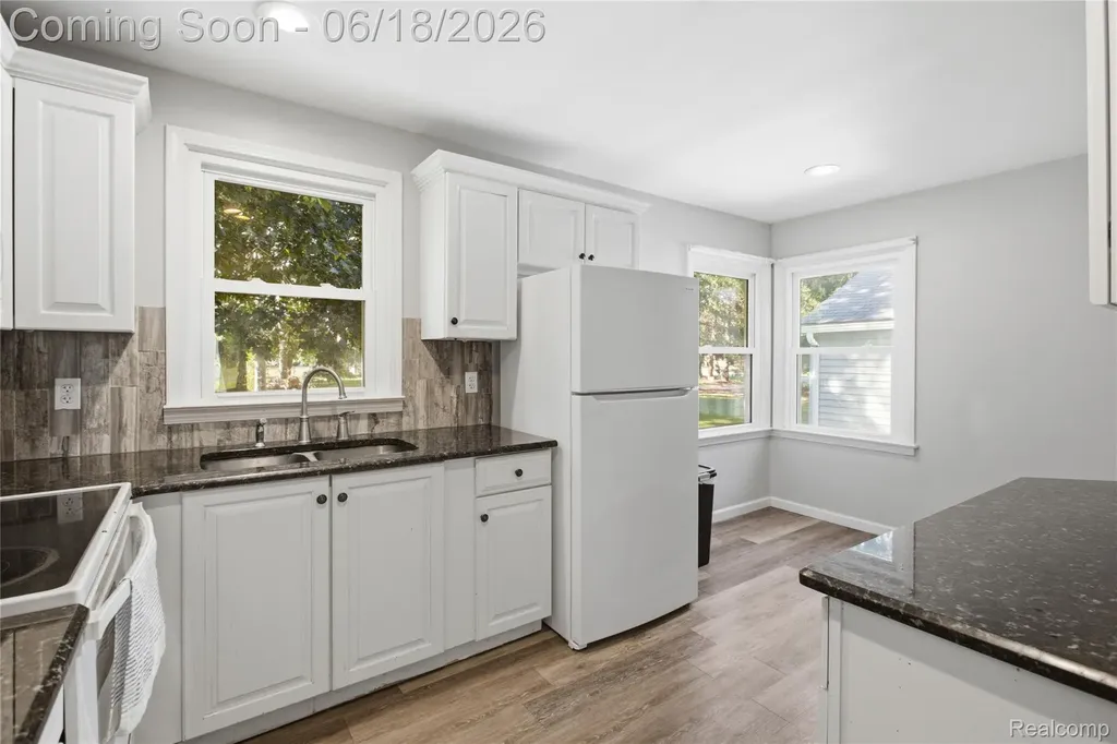 3408 N River Road Fort Gratiot Charter Township MI 48059