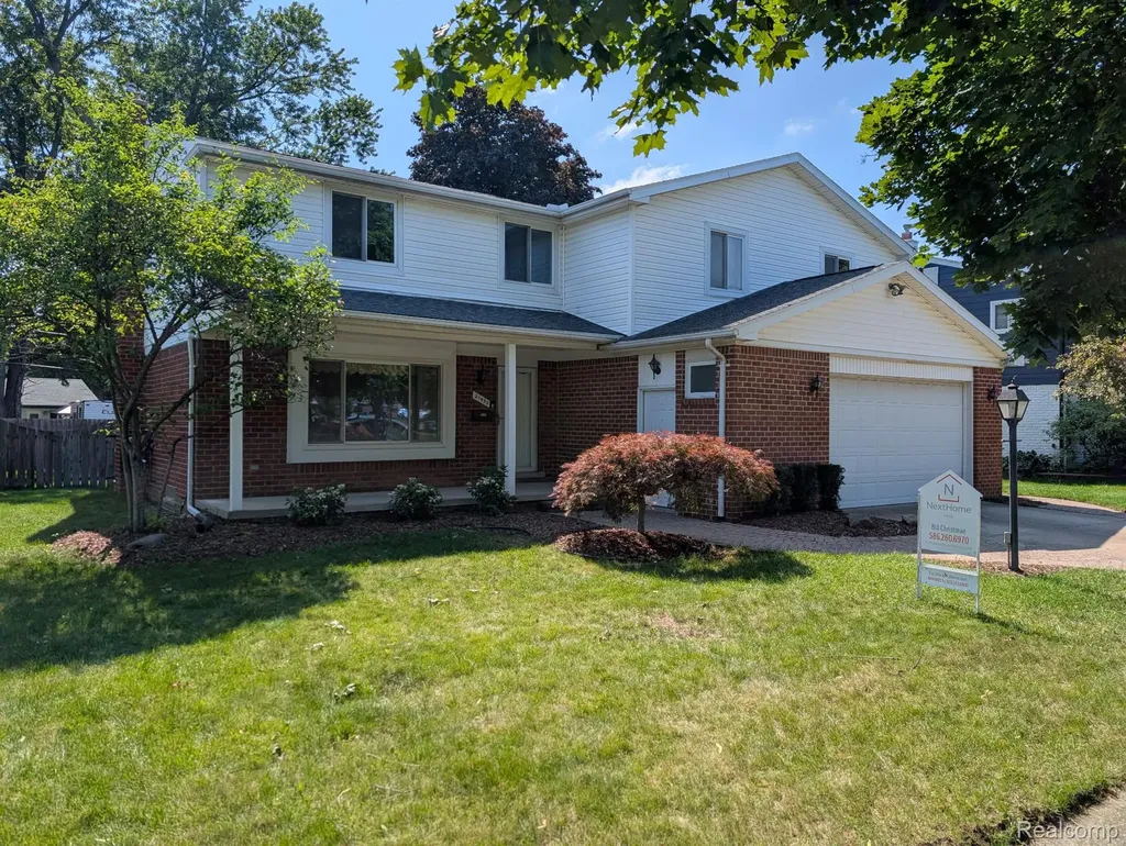 27450 Crestwood Drive Warren City MI 48088