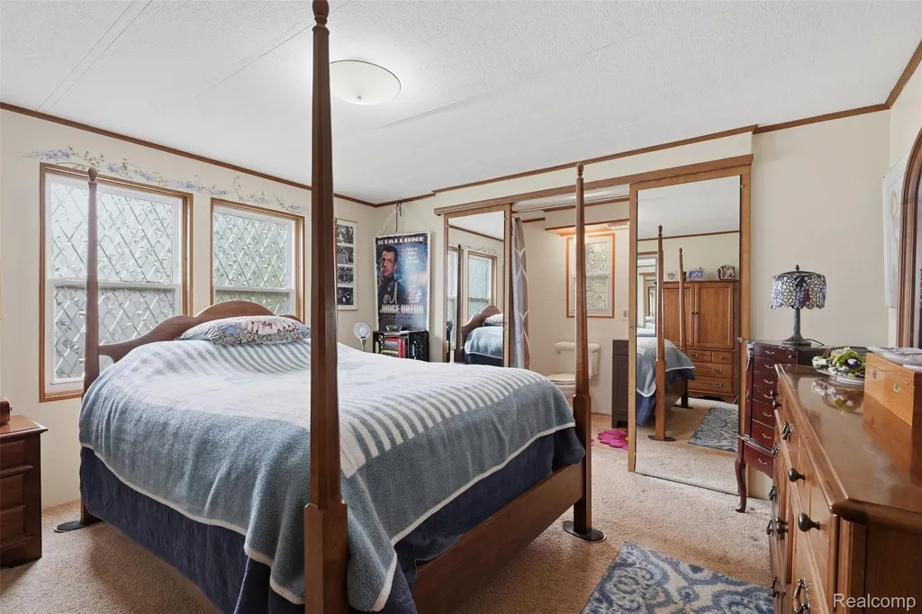 2689 Chickadee Street Rochester Hills City MI 48309