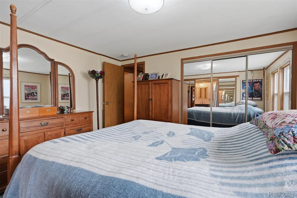 2689 Chickadee Street Rochester Hills City MI 48309