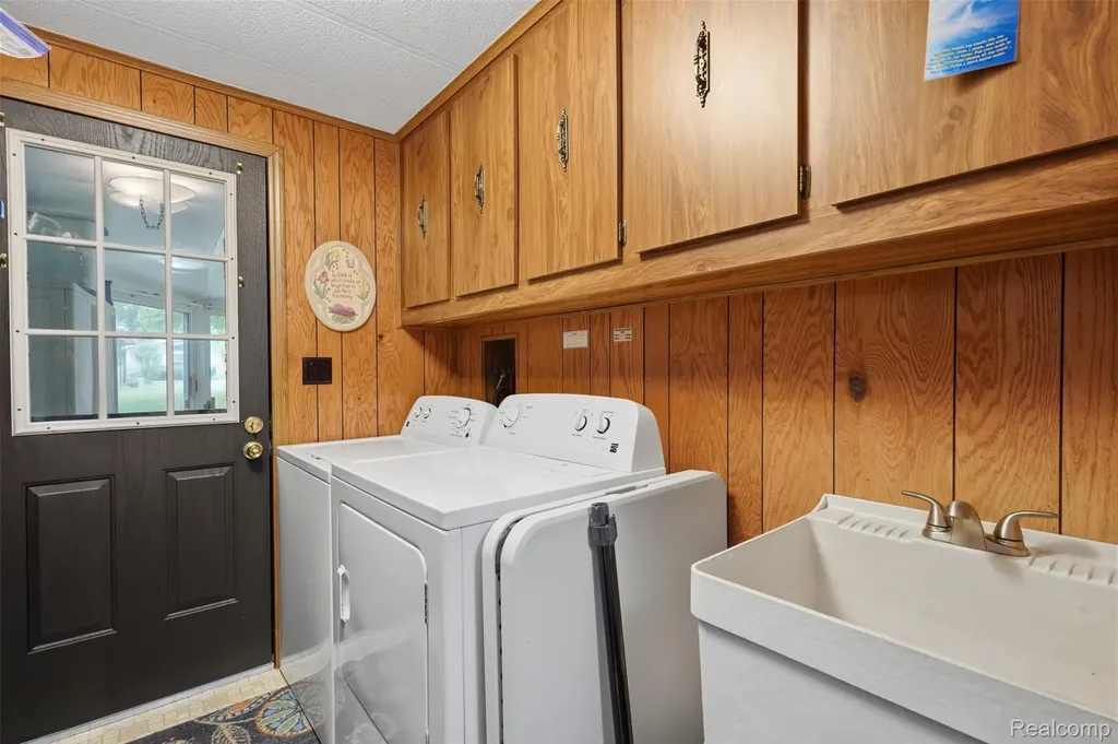 2689 Chickadee Street Rochester Hills City MI 48309