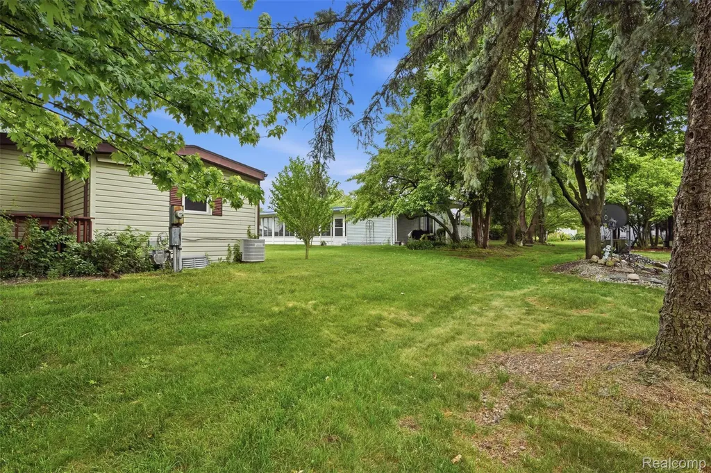 2689 Chickadee Street Rochester Hills City MI 48309