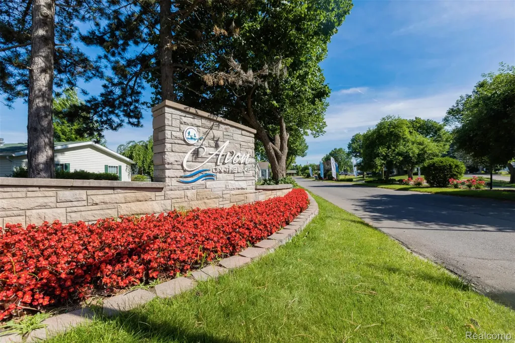 2689 Chickadee Street Rochester Hills City MI 48309