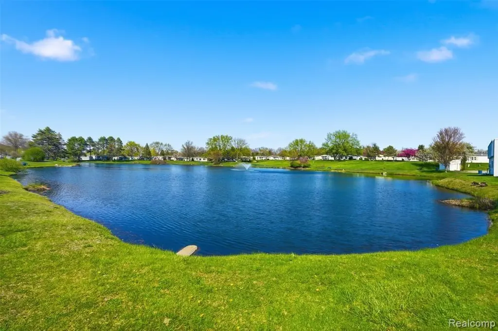 2689 Chickadee Street Rochester Hills City MI 48309