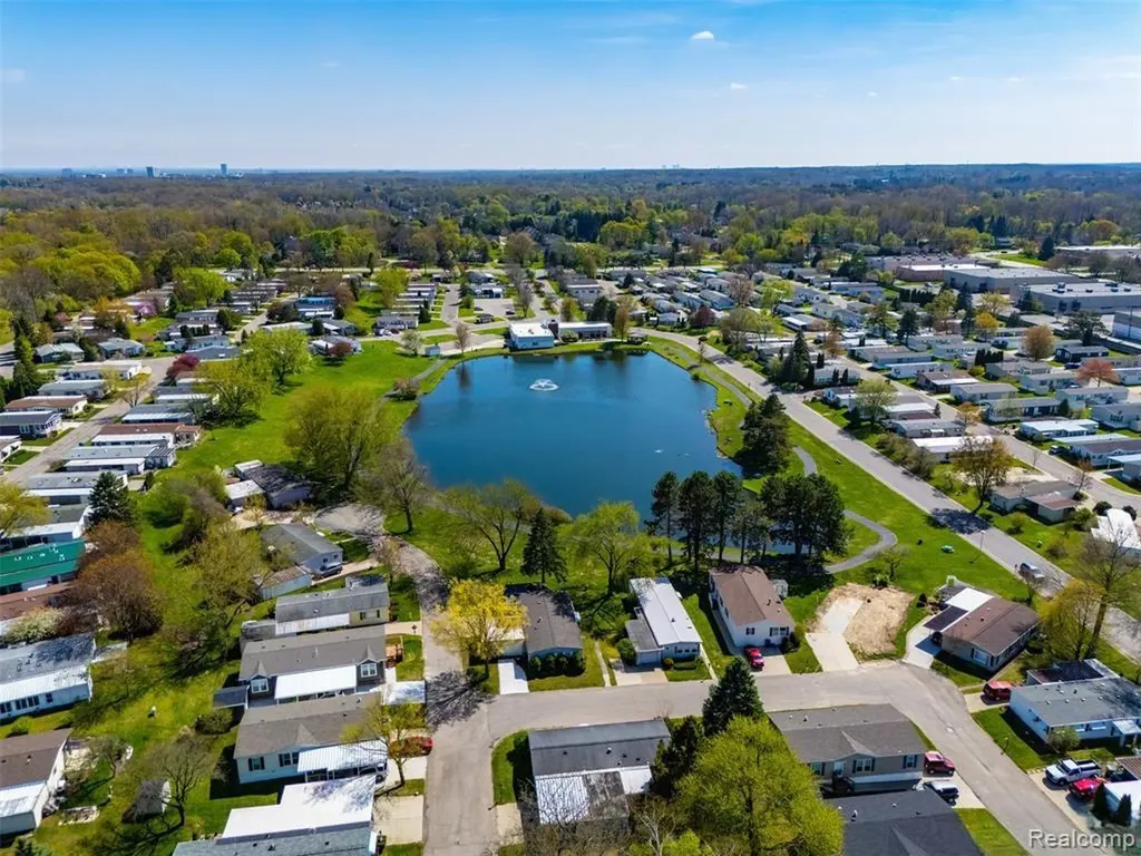 2689 Chickadee Street Rochester Hills City MI 48309
