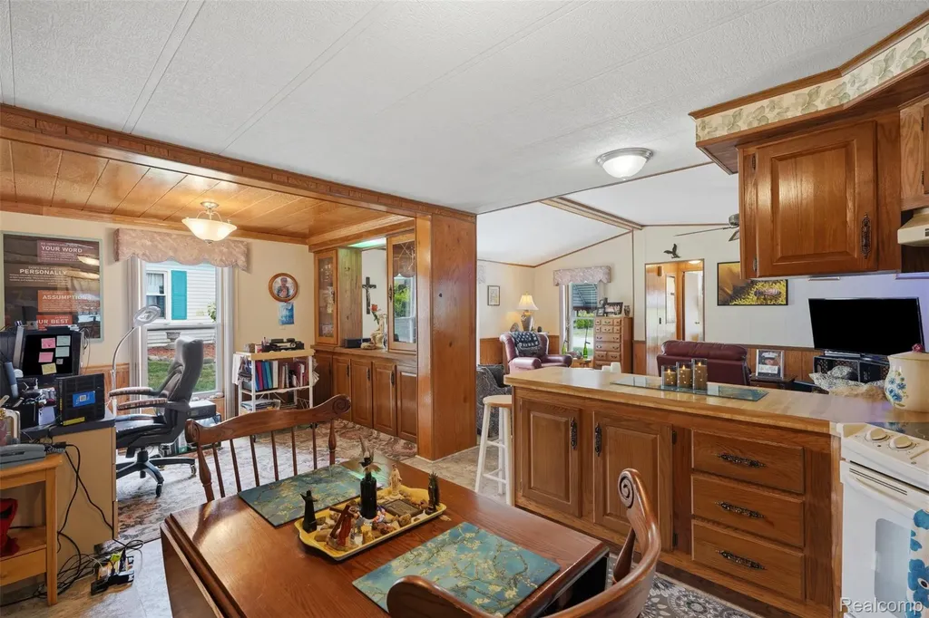 2689 Chickadee Street Rochester Hills City MI 48309