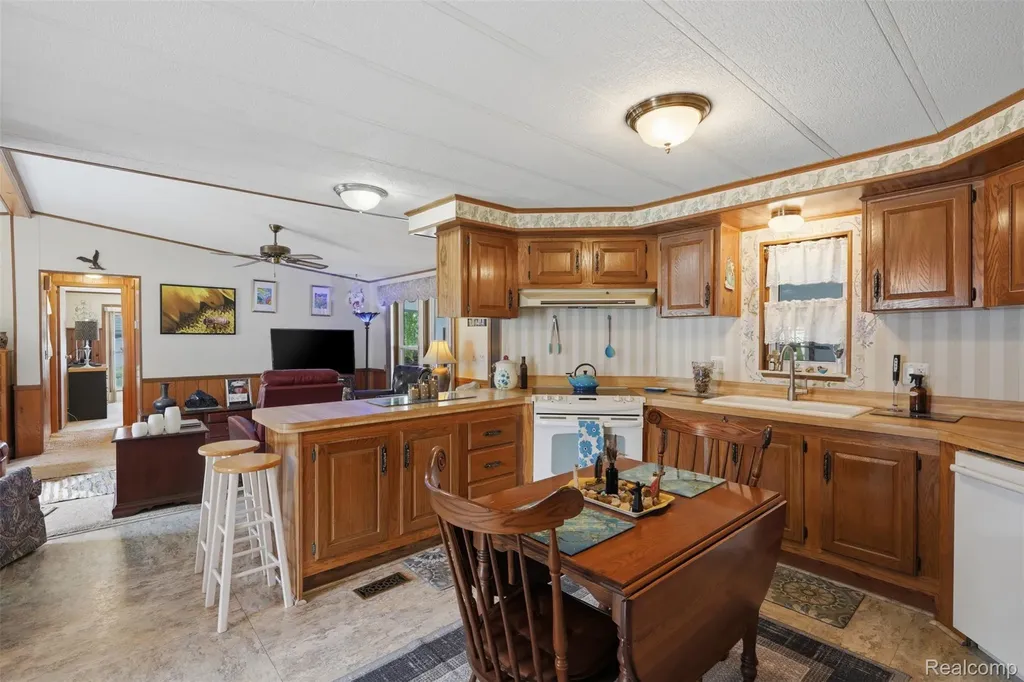 2689 Chickadee Street Rochester Hills City MI 48309