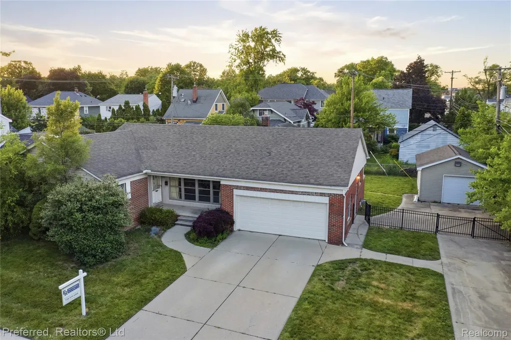 860 Palmer Street Plymouth City MI 48170
