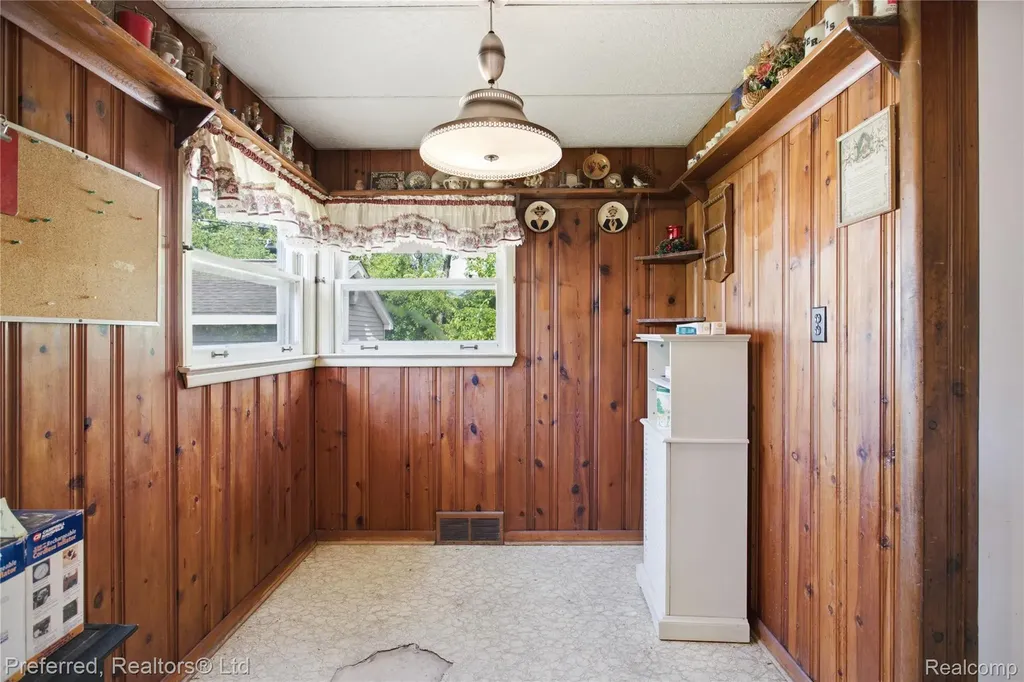 860 Palmer Street Plymouth City MI 48170